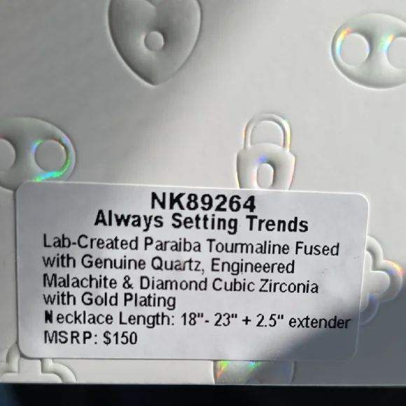 LUXE LAYERS Gold and Green Layered Chain Necklace with Emerald-Style Pendant - Picture 2 of 6